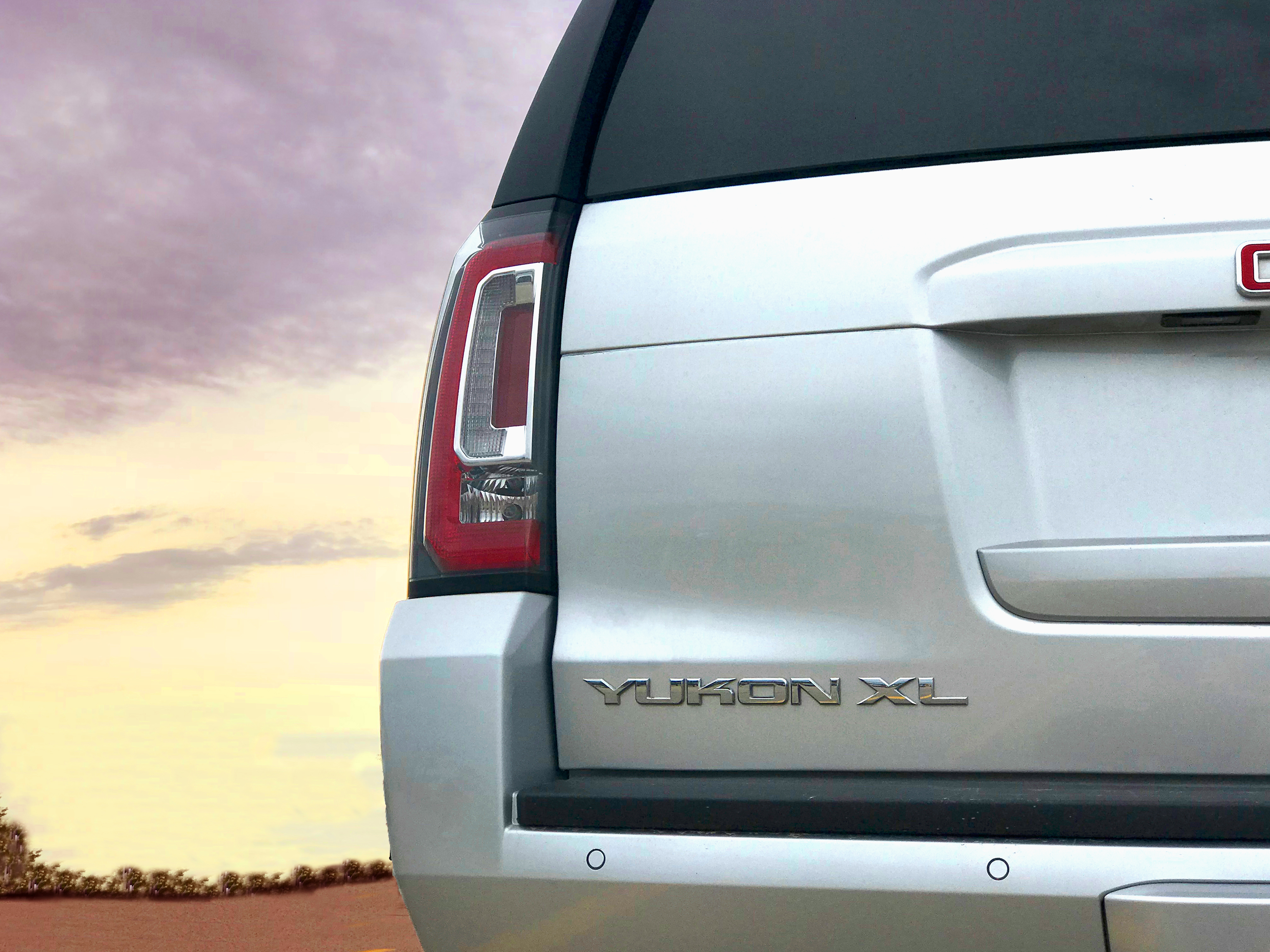 GMC Yukon XL Driver Side Yukon Tail Light Repair